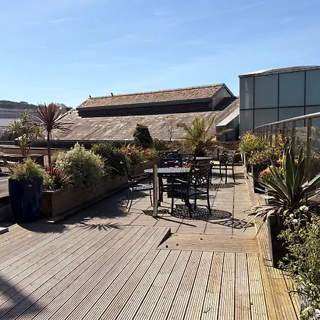 Liberty Wharf Aparthotel Saint Helier