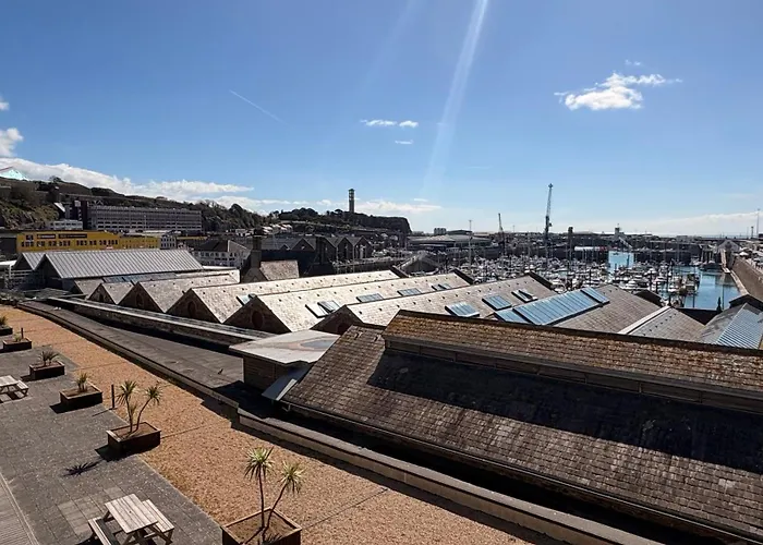 Liberty Wharf Aparthotel 4*