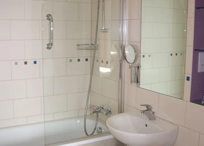 Aparthotel Liberty Wharf Saint Helier